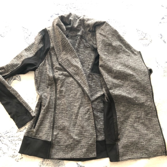 Lululemon zip up light weight jacket - Picture 4 of 8